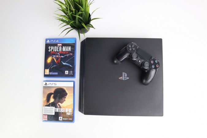 Sony PlayStation 4 Pro 1TB fekete játékkonzol extra játékokkal garanciával hibátlan működéssel - használt