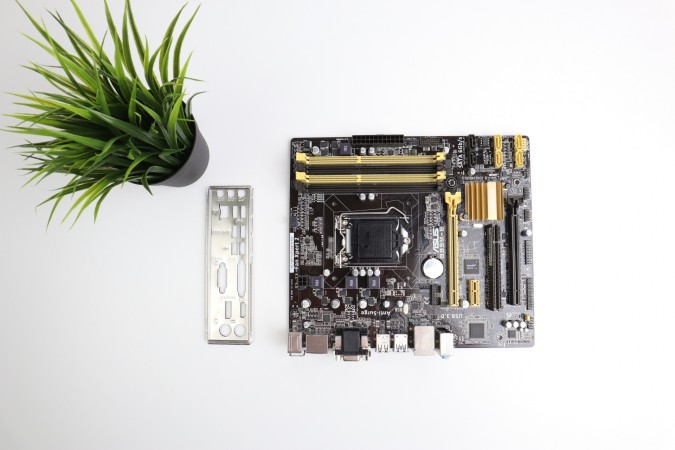 Asus B85M-E LGA 1150 DDR3 alaplap garanciával hibátlan működéssel - használt