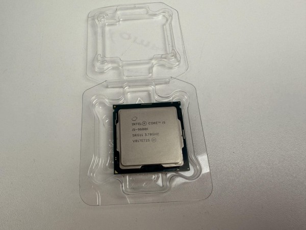 Intel Core i5 9600K 6mag 6szál processzor garanciával hibátlan működéssel - használt