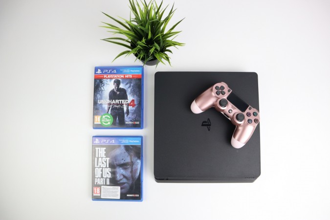 Sony Playstation 4 Slim 1TB fekete játékkonzol extra játékokkal garanciával hibátlan működéssel - használt