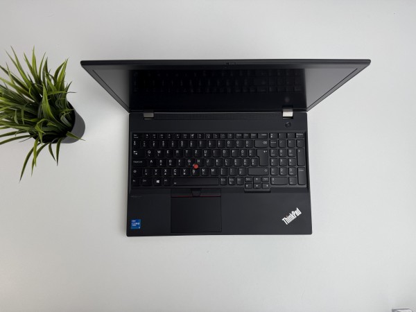 Lenovo ThinkPad T15 Gen 2 üzleti notebook - i5 1145G7 16GB RAM 256GB SSD Intel Iris Xe IGP WIN11 - használt