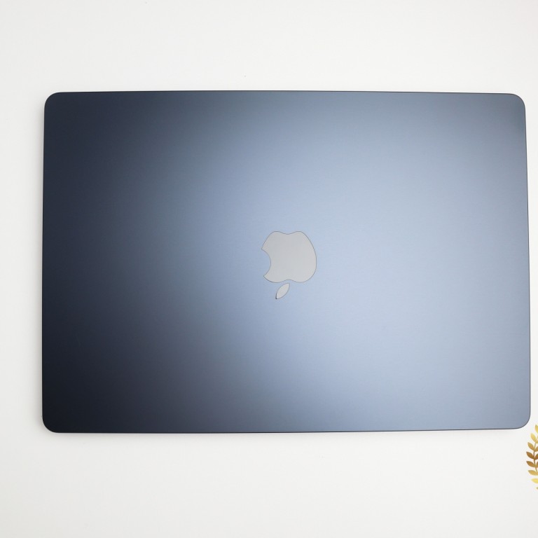 Apple MacBook Air 15” 2023 M2 - M2 8GB 256GB  garanciával hibátlan működéssel - újszerű