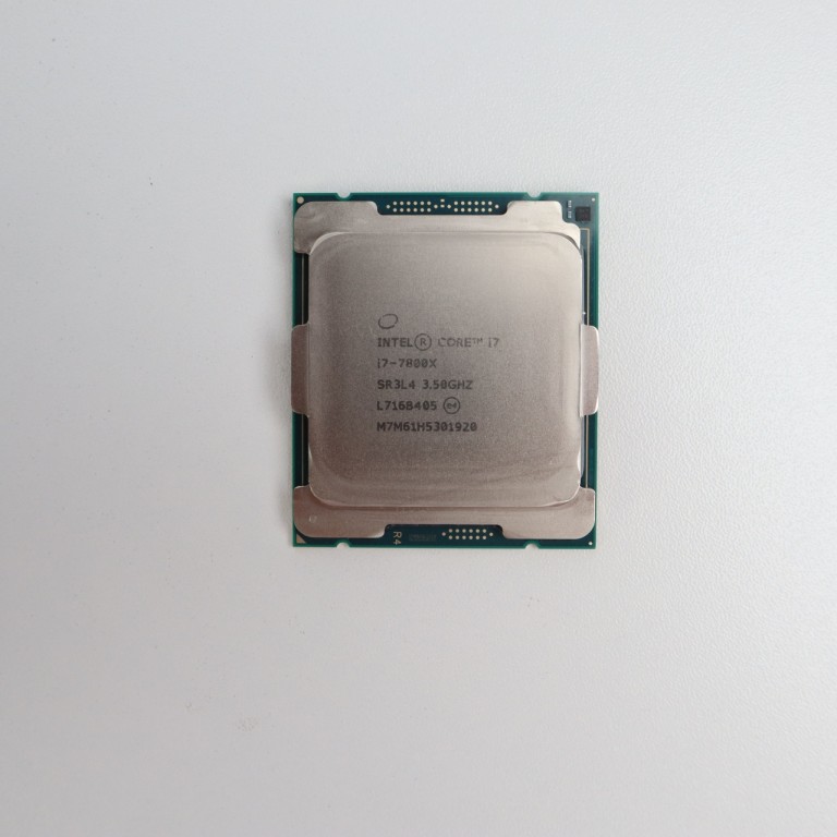 Intel Core i7 7800X 6mag 12szál processzor garanciával hibátlan működéssel - használt