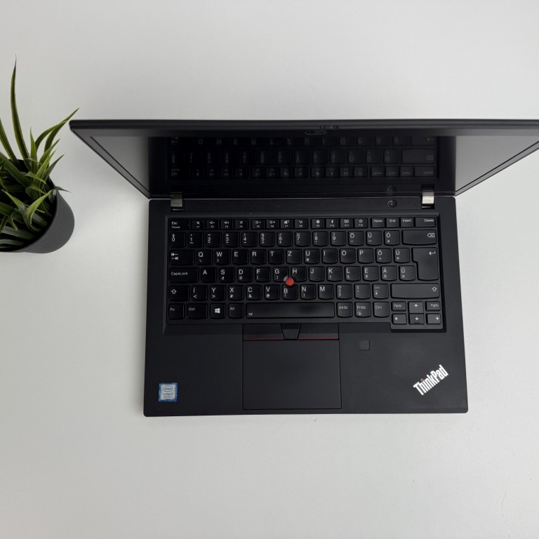 Lenovo ThinkPad T490 FHD notebook - i7 8565 32GB RAM 512GB SSD Mx 250 2GB W11 - használt