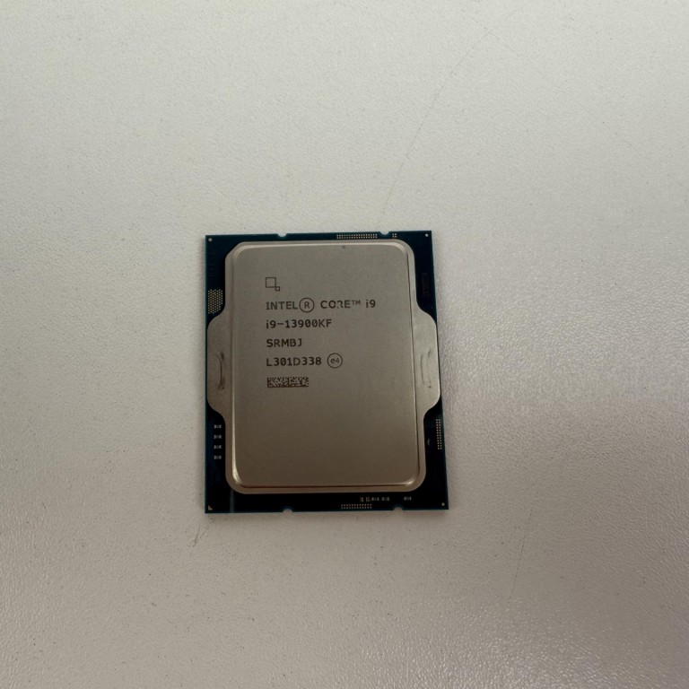 Intel Core i9 13900KF 24mag 32szál processzor garanciával hibátlan működéssel - használt