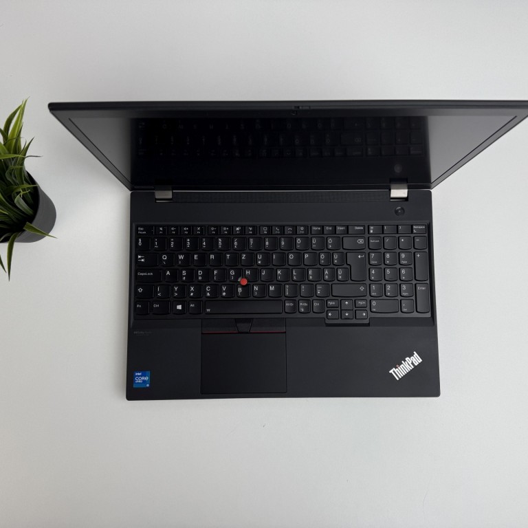 Lenovo ThinkPad T15 Gen 2 üzleti notebook - i5 1145G7 16GB RAM 256GB SSD Intel Iris Xe IGP WIN11 - használt