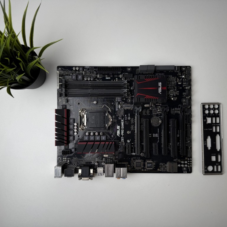 ASUS Z97-PRO GAMER Z97 chipset alaplap garanciával hibátlan működéssel - használt