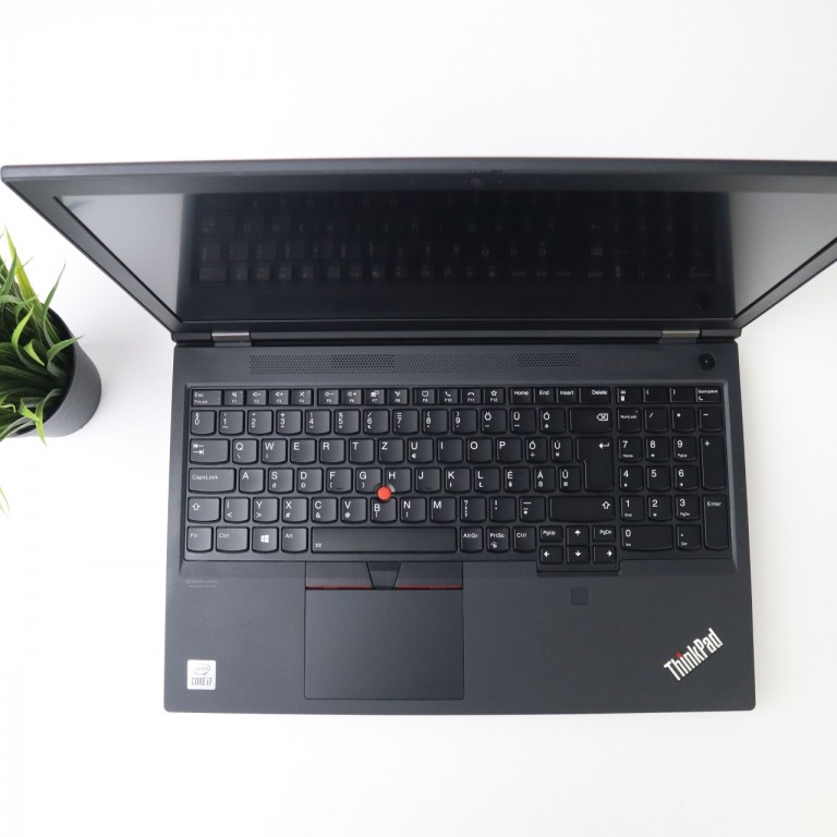 Lenovo Thinkpad P15 Gen 1 15” FHD üzleti notebook - i7 10750H 24GB RAM 512GB SSD Quadro T1000 4GB WIN11 - használt