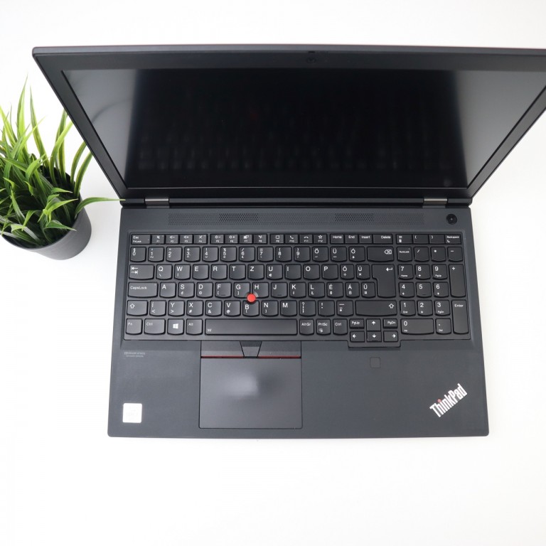 Lenovo Thinkpad P15 Gen 1 15” FHD üzleti notebook - i7 10850H 16GB RAM 512GB SSD Quadro T1000 4GB WIN11 - használt