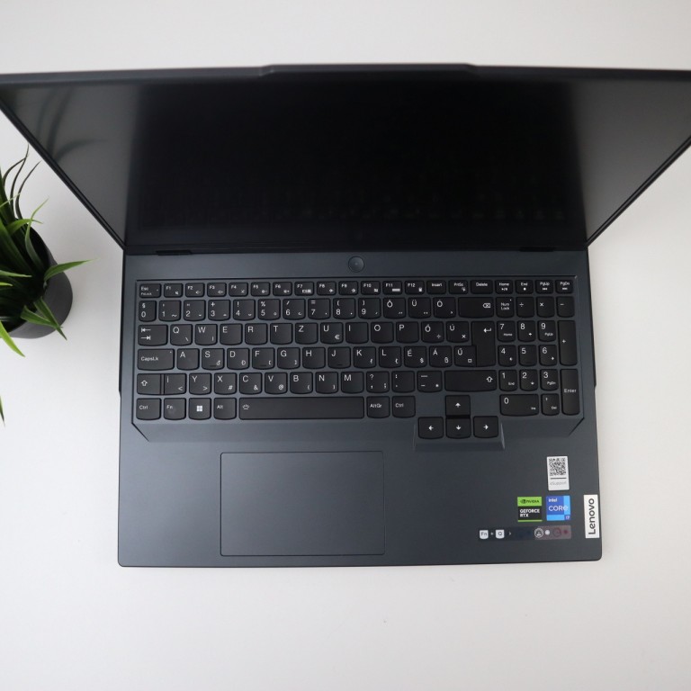 Lenovo Legion Pro 5 16IRX8 Gamer notebook -  i7 13700HX 32GB RAM 1TB SSD RTX 4060 8GB Win11 garanciával hibátlan működéssel   - használt