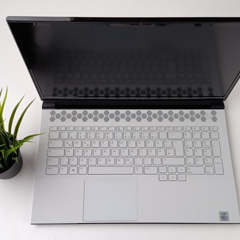 Dell Alienware M17 R3 Gamer notebook - i7 10750H 16GB DDR4 1TB SSD RTX 2070 8GB WIN10 garanciával hibátlan működéssel  - használt