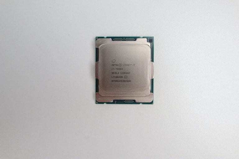 Intel Core i7 7800X 6mag 12szál processzor garanciával hibátlan működéssel - használt