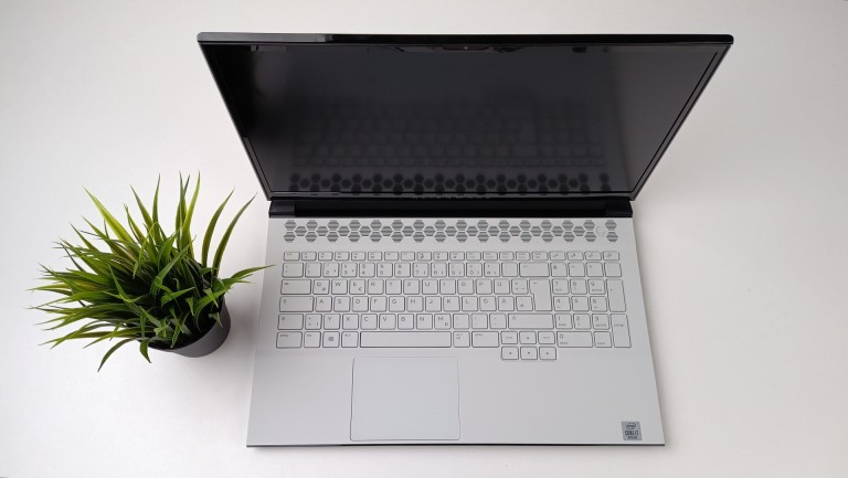 Dell Alienware M17 R3 Gamer notebook - i7 10750H 16GB DDR4 1TB SSD RTX 2070 8GB WIN10 garanciával hibátlan működéssel  - használt